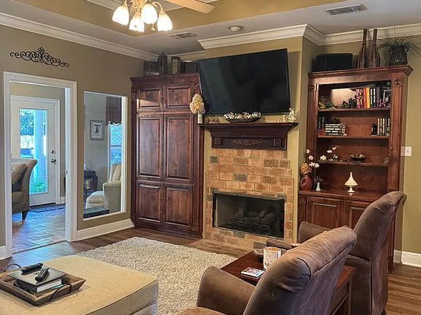 2028 Englewood Dr, Biloxi, MS 39532
