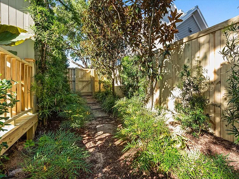 421 McCants Dr — Photo 32