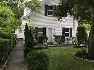 16 Hillis Rd, Hyde Park, MA 02136