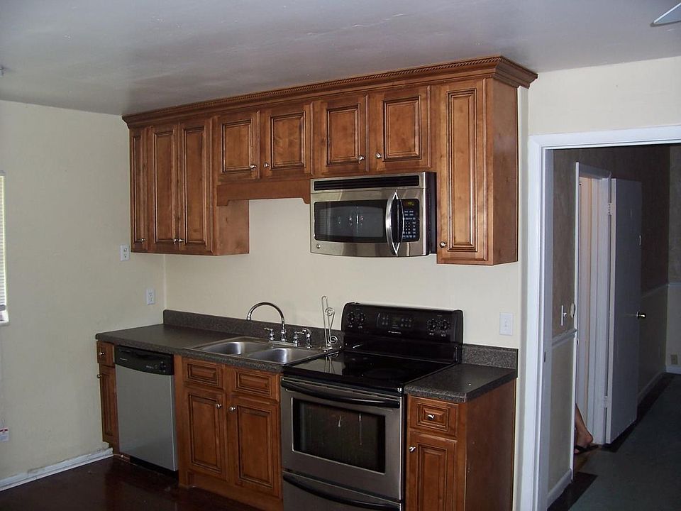 2nd image of 213 S New Jersey Ave #Back