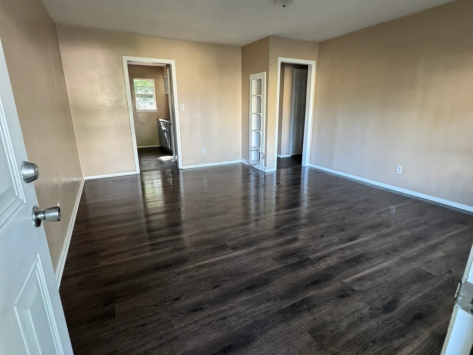 2 bed, 700 sqft, $700 — Photo 1