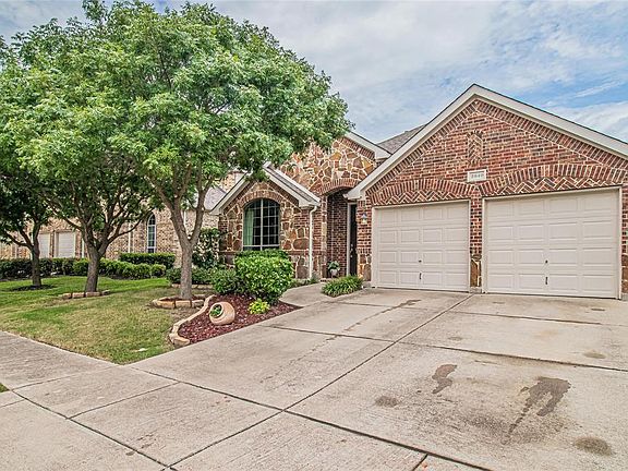 3rd image of 2640 Coral Cove Dr