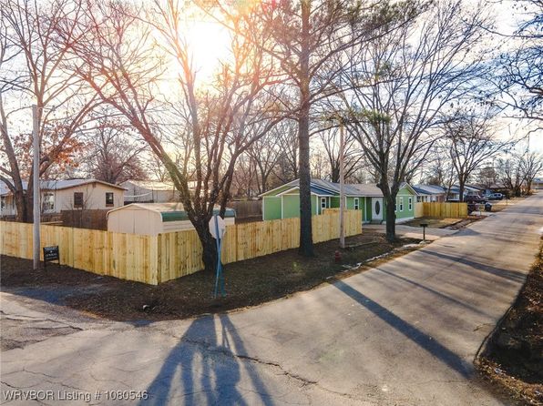 112 N Kiowa St, Sallisaw, OK 74955