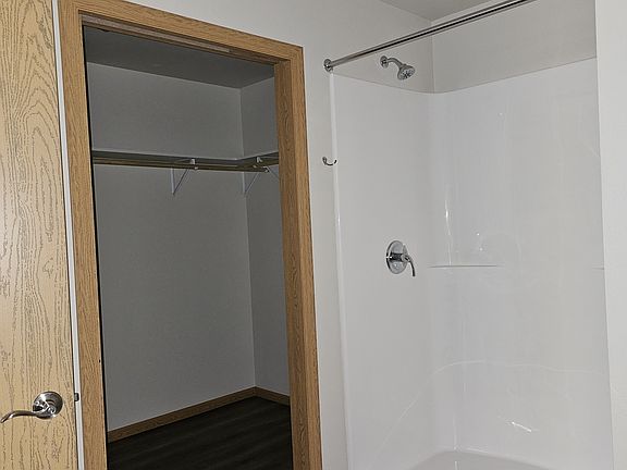 5th image of 112 Eggleston St #112