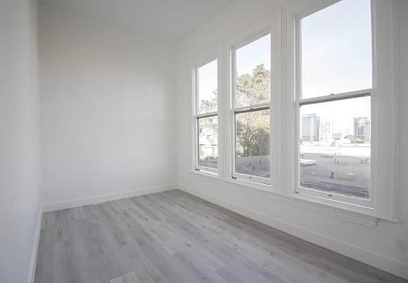 5th image of 218 Haight St APT 3