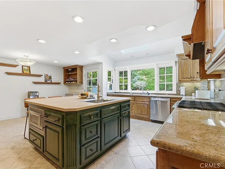 19511 Rosita St — Photo 15