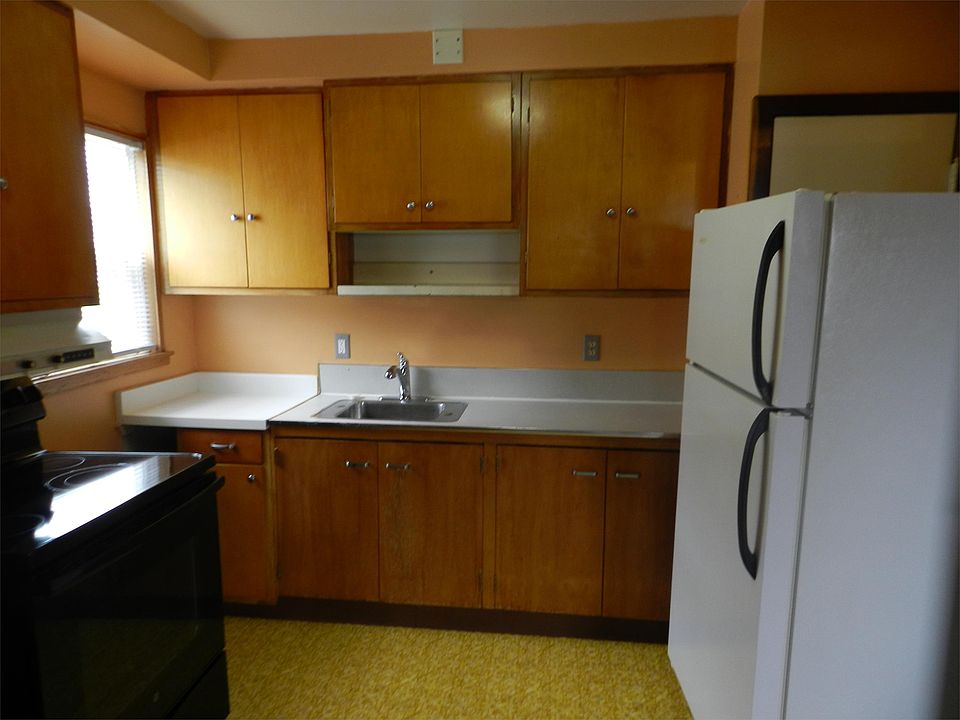 1st image of 1610 Oakes Ave APT 3