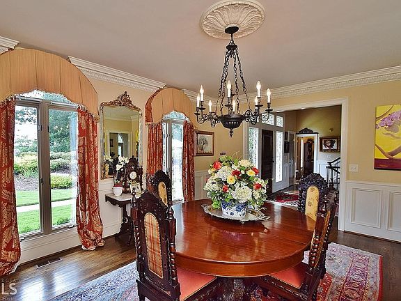 4th image of 2410 Island Dr