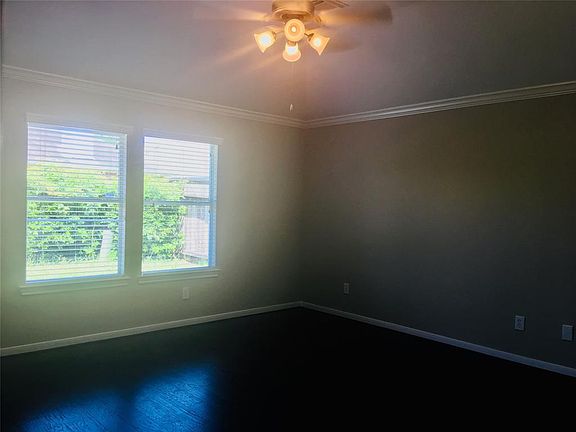 5th image of 1907 Lenora Ct