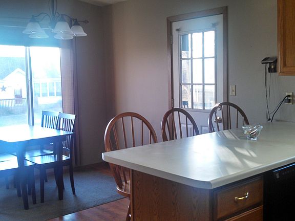 Dining Area/Bar