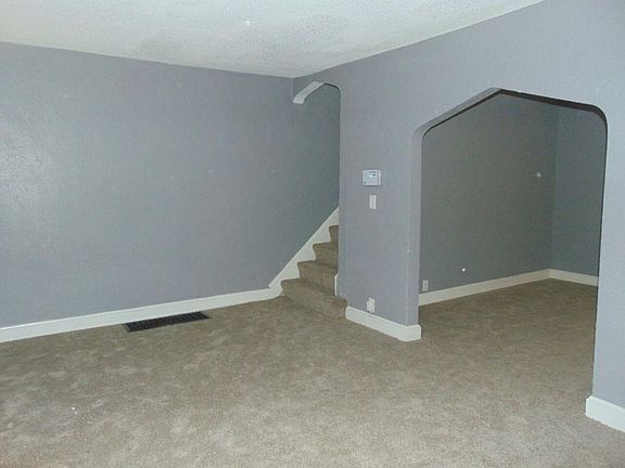 3rd image of 3006 E 36th St