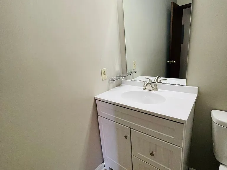 1625 Buttonwood Ct #F — Photo 10