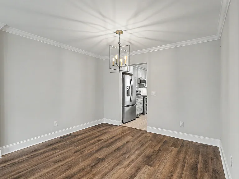 958 Myrtle Ct — Photo 8