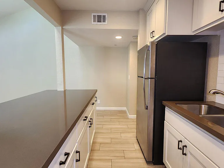2222 I St #13 — Photo 10