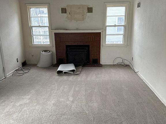 3rd image of 2134 Woodward Ave