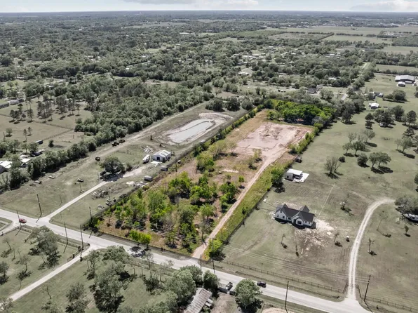 1403 Algoa Friendswood Rd, Alvin, TX 77511