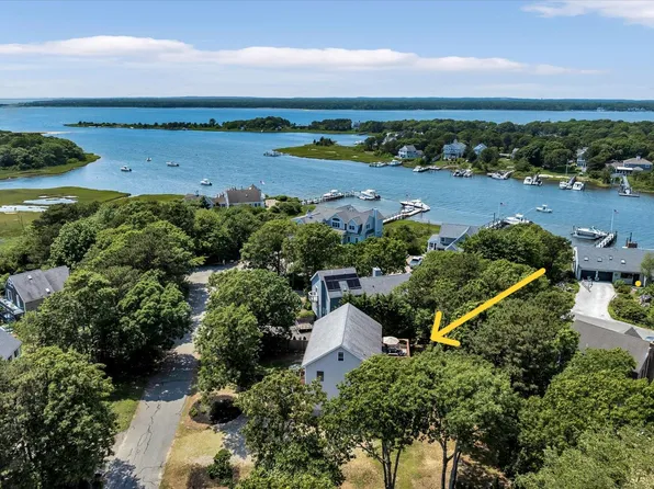 21 Debbie Lane, Mashpee, MA 02649