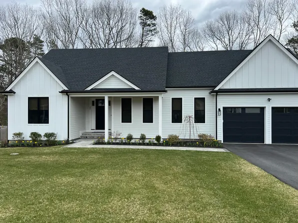 22 Casper Circle, Mashpee, MA 02649