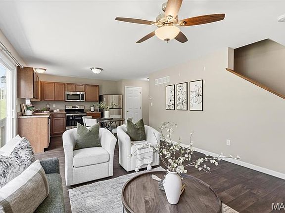 5th image of 27 Loris Ln