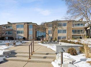 1 Oak Brook Club Dr APT A310, Oak Brook, IL 60523