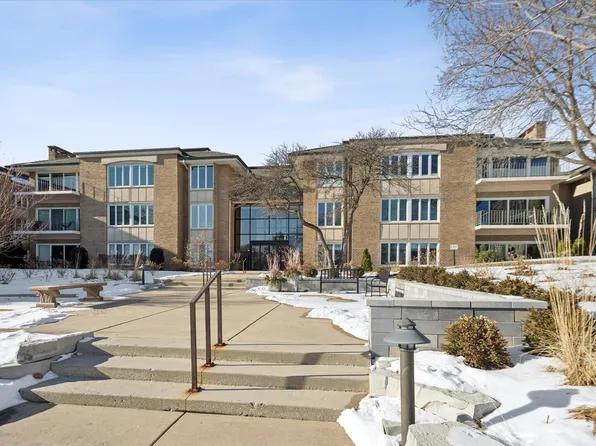 1 Oak Brook Club Dr APT A310, Oak Brook, IL 60523