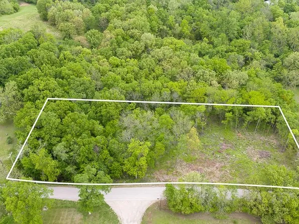 13710 Woodend Rd, Bonner Springs, KS 66012
