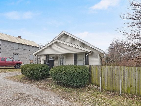 4th image of 473 Llewellyn Ave