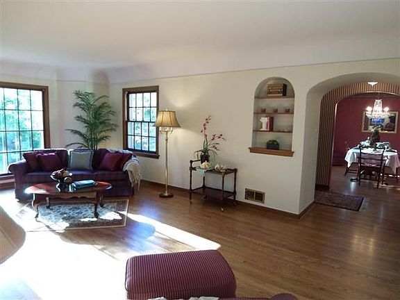 Living/Entry/Dining