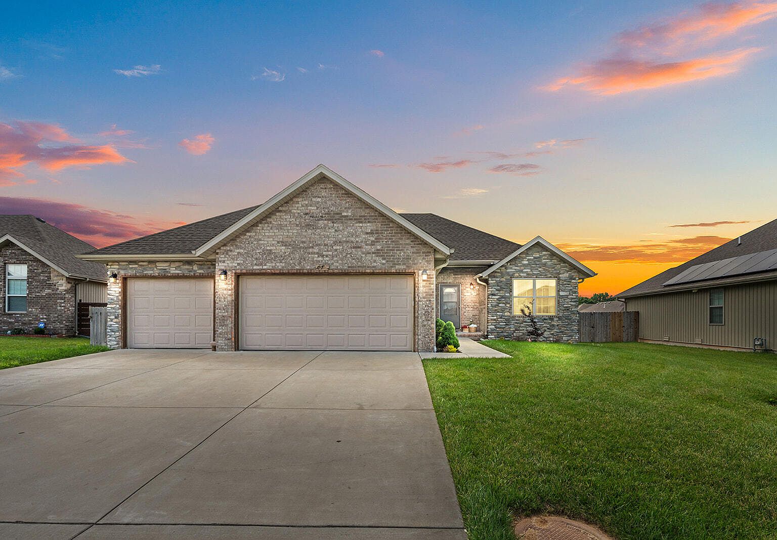 673 N Maplewood Hills Road, Nixa, MO 65714 | Zillow