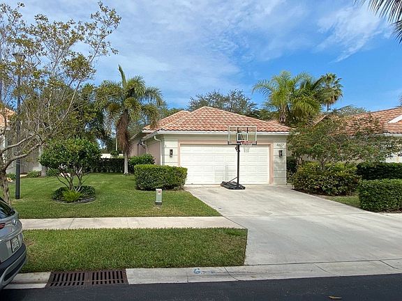 3rd image of 4607 Hammock Cir