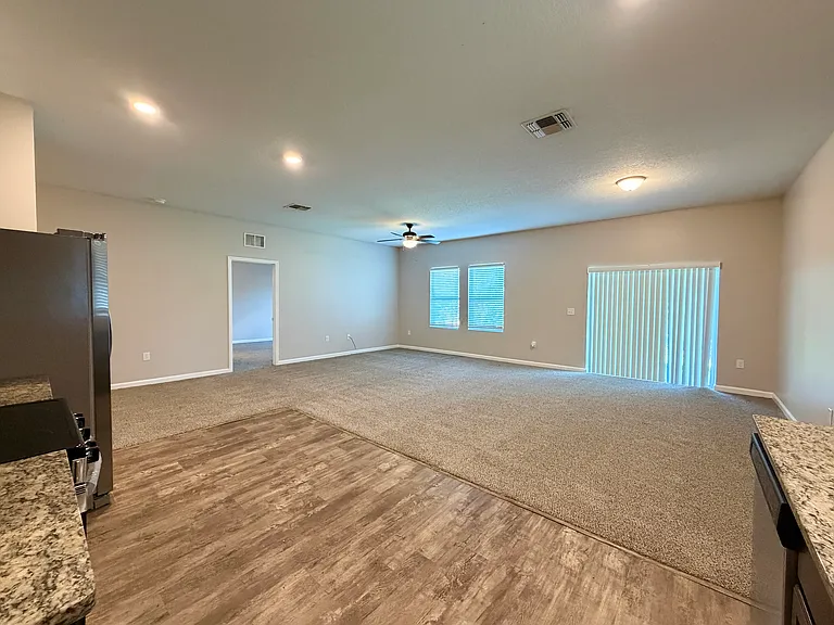 1136 Roberta Rd — Photo 9