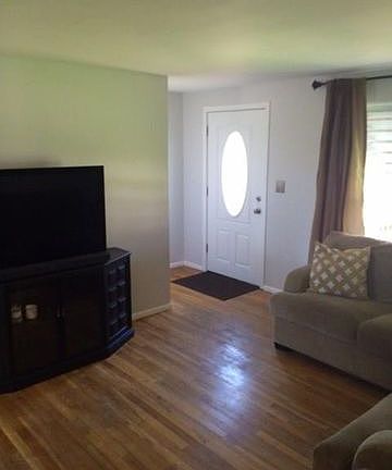 3rd image of 2371 Allyson Dr SE