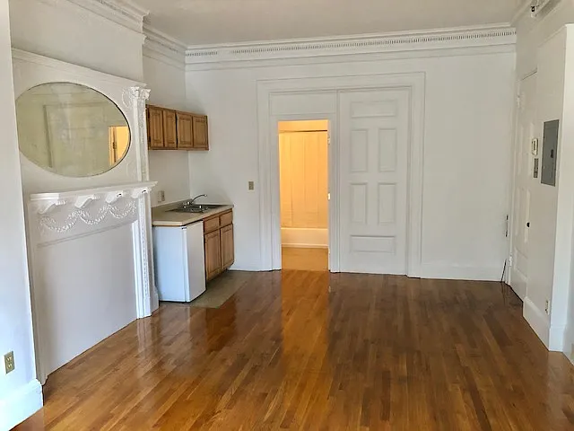 Building Photo - 1061 Beacon St #1