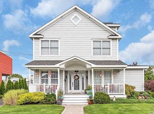 105 Araca Rd, Babylon, NY 11702