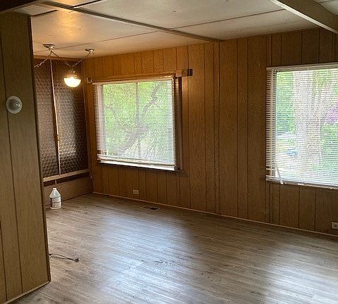 5th image of 179 Lilac Ln