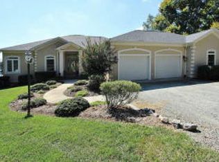 1051 Cougar Trl, Moneta, VA 24121