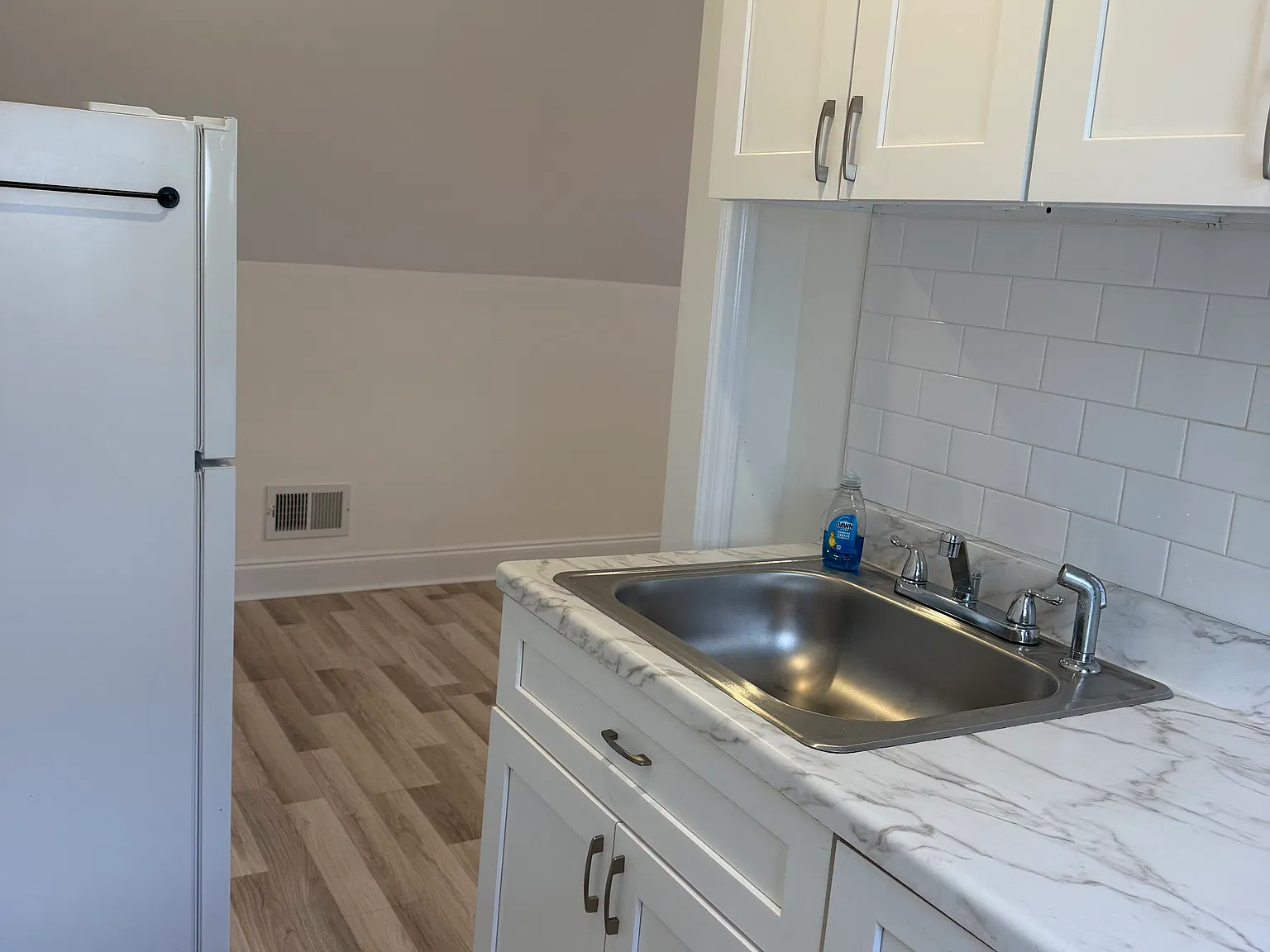 17 John St — Photo 2