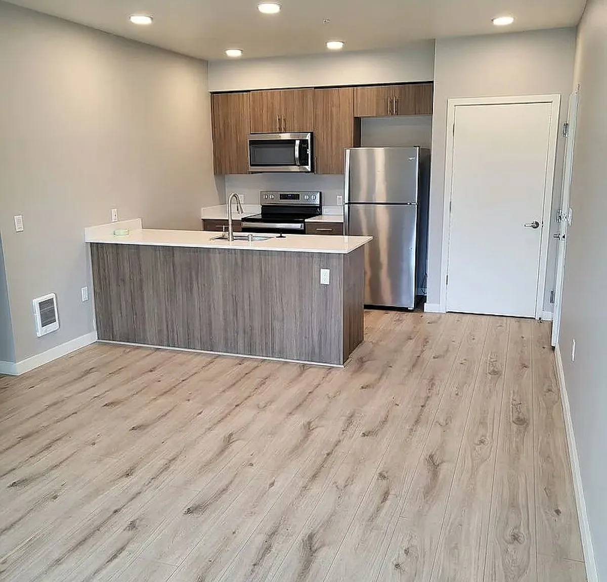 Pacific Ridge Apartments — Photo 1