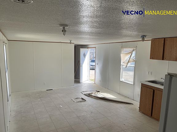 4th image of 4040 SW Military Dr Trailer 22
