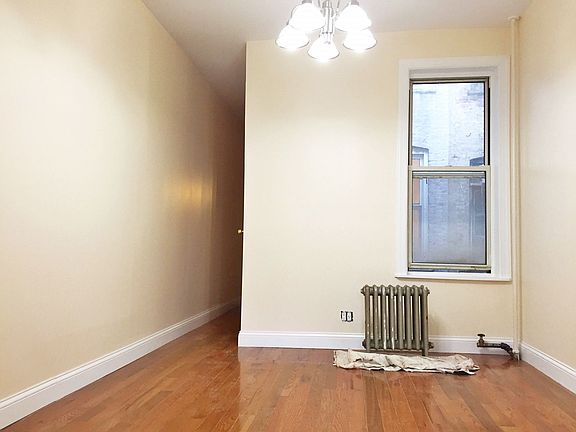 4th image of 34 Lincoln Ave #3