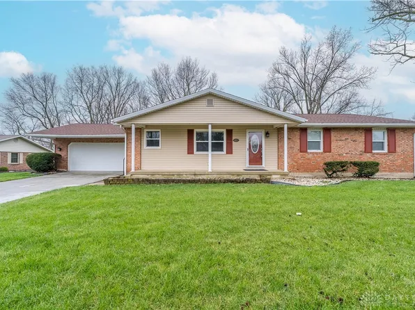 653 Ridgeway Dr, Sidney, OH 45365