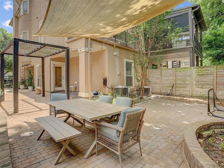 4262 Childress St #B — Photo 22