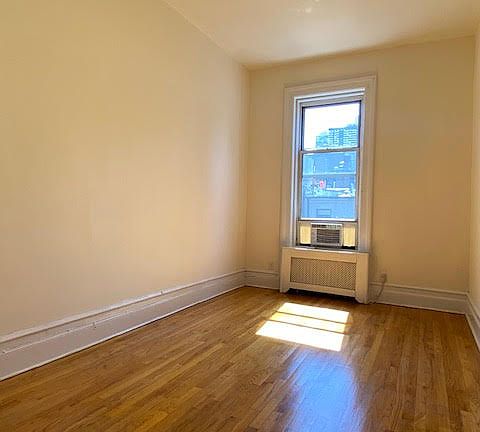 4th image of 56 W 70th St APT 4B
