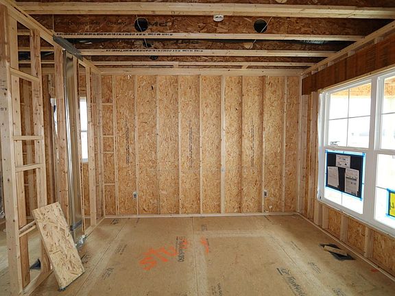 5th image of 794 Centerbeam Ave