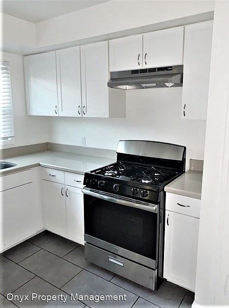 1st image of 3027 Clay Ave