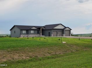 3309 Henely Pl N, Mandan, ND 58554