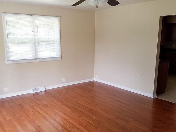 5th image of 12223 Parrish Ave