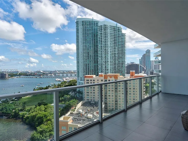2020 N Bayshore Dr #1905 — Photo 51
