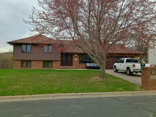 225 Burncrest Ct, Burnsville, MN 55337