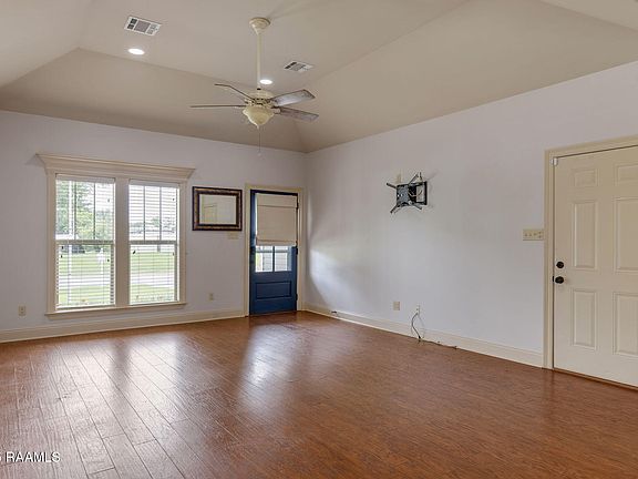 5th image of 206 Saint Louis St